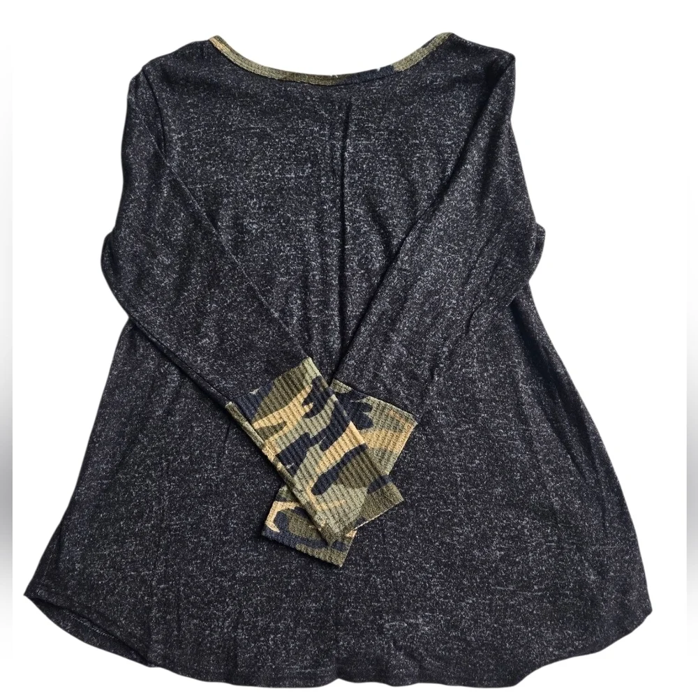 Haptics Sweater - Picture 5 of 5